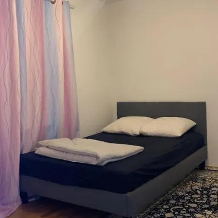With Double Bed Not Privatunterkunft